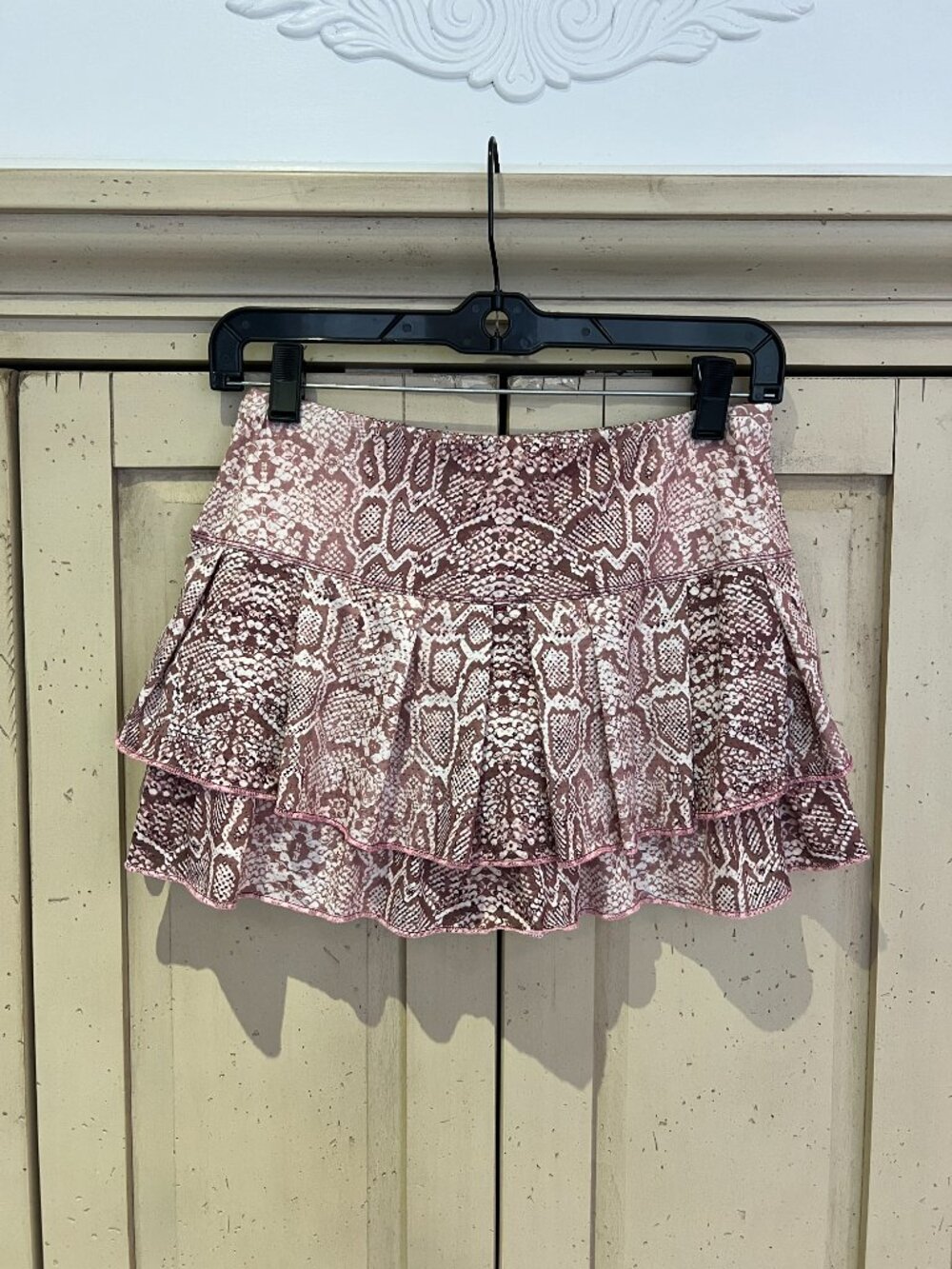 Lucky in Love Tiered Ruffle Tennis Skort Snake Print Mauve Pink Womens XS